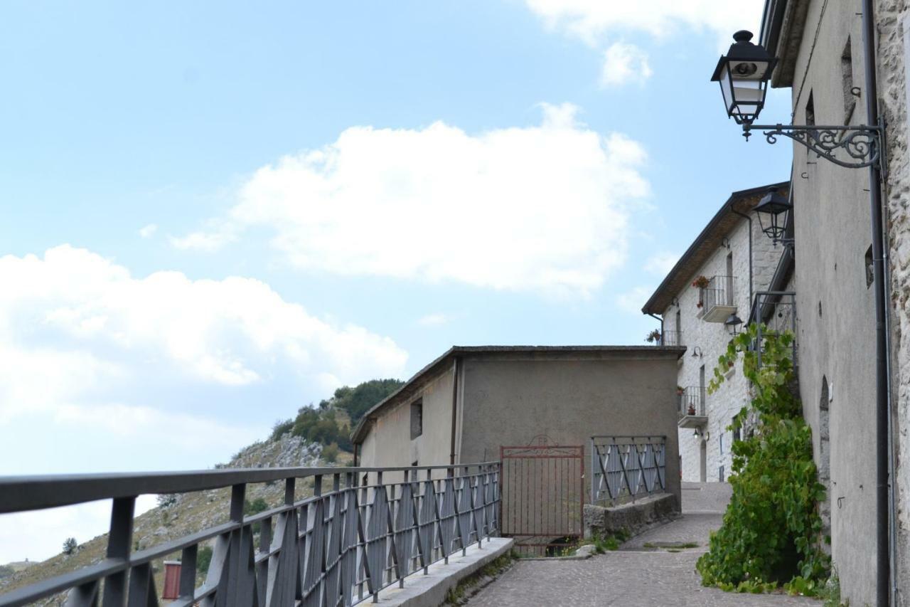B&B La Casa Vecchia Gallo  Buitenkant foto